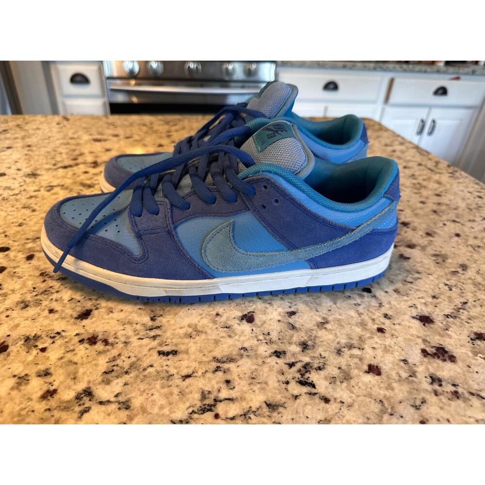 Nike SB Dunk Low Blue Raspberry Size 10 DM0807-400 | Like New, No Box